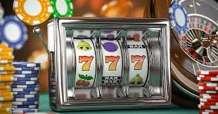 Người chơi Việt Nam trải nghiệm slot online trên điện thoại với giao diện cuộn quay rõ nét